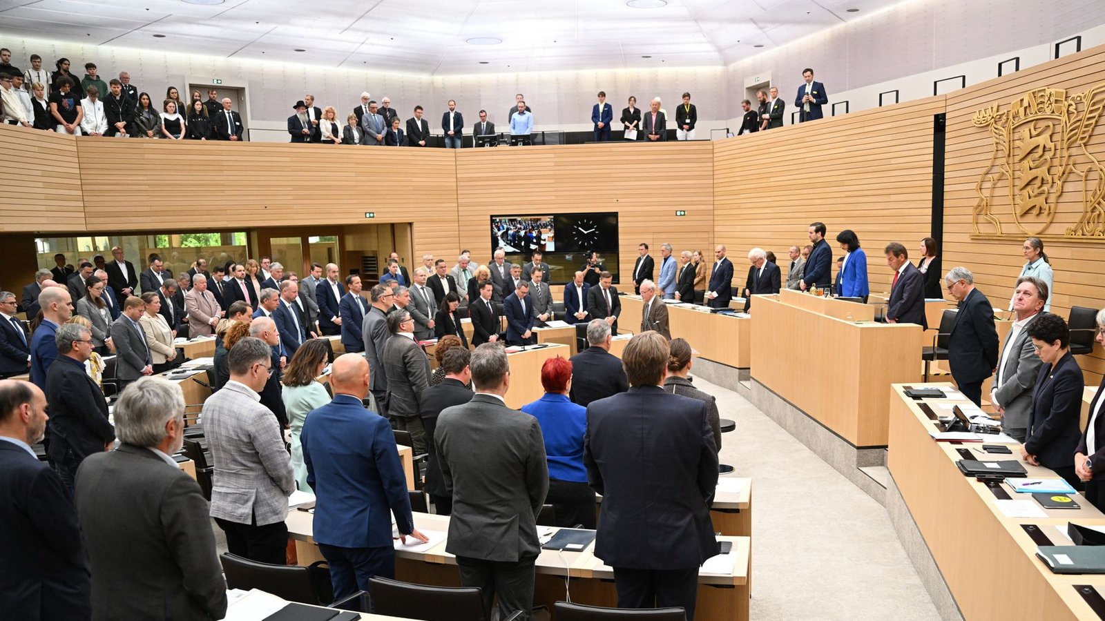 Stuttgarter Landtag: Gedenkminute für die Opfer des Anschlags der HamasFoto: dpa/Bernd Weißbrod Stuttgarter Landtag: Gedenkminute für die Opfer des Anschlags der HamasFoto: dpa/Bernd Weißbrod