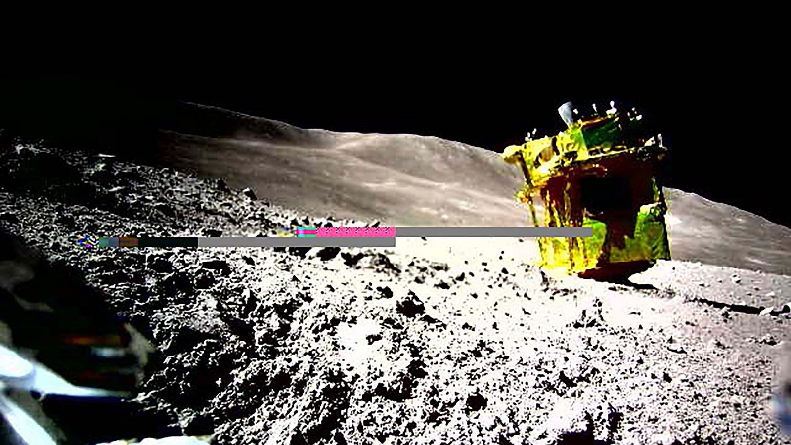 Die japanische Mondsonde „Slim“ ist auf dem Erdtrabanten gelandet und hat erste Bilder geschickt.Foto: AFP/JAXA/Takara Tomy/Sony Group Corporation/Doshisha Universi/y