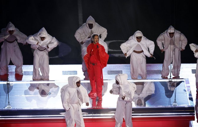 Im vergangenen Jahr stand Superstar Rihanna in der Halbzeit-Show des Super Bowls auf der Bühne. Auch in diesem Jahr kommt wieder ein Megastar.<span class='image-autor'>Foto: IMAGO / ZUMA Wire</span>