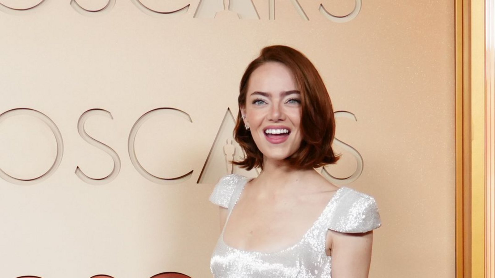 Lass funkeln – Emma Stone in einer maximal schlichten Glitzerrobe von Louis Vuitton mit winzigen Ärmelchen. Unser Urteil: Zauberhaft.Foto: Jordan Strauss/Invision/AP/dpa Lass funkeln – Emma Stone in einer maximal schlichten Glitzerrobe von Louis Vuitton mit winzigen Ärmelchen. Unser Urteil: Zauberhaft.Foto: Jordan Strauss/Invision/AP/dpa