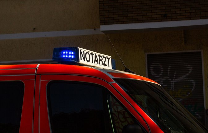 Der Notarzt brachte den Jungen in eine Klinik. (Symbolbild)<span class='image-autor'>Foto: dpa/Fernando Gutierrez-Juarez</span>