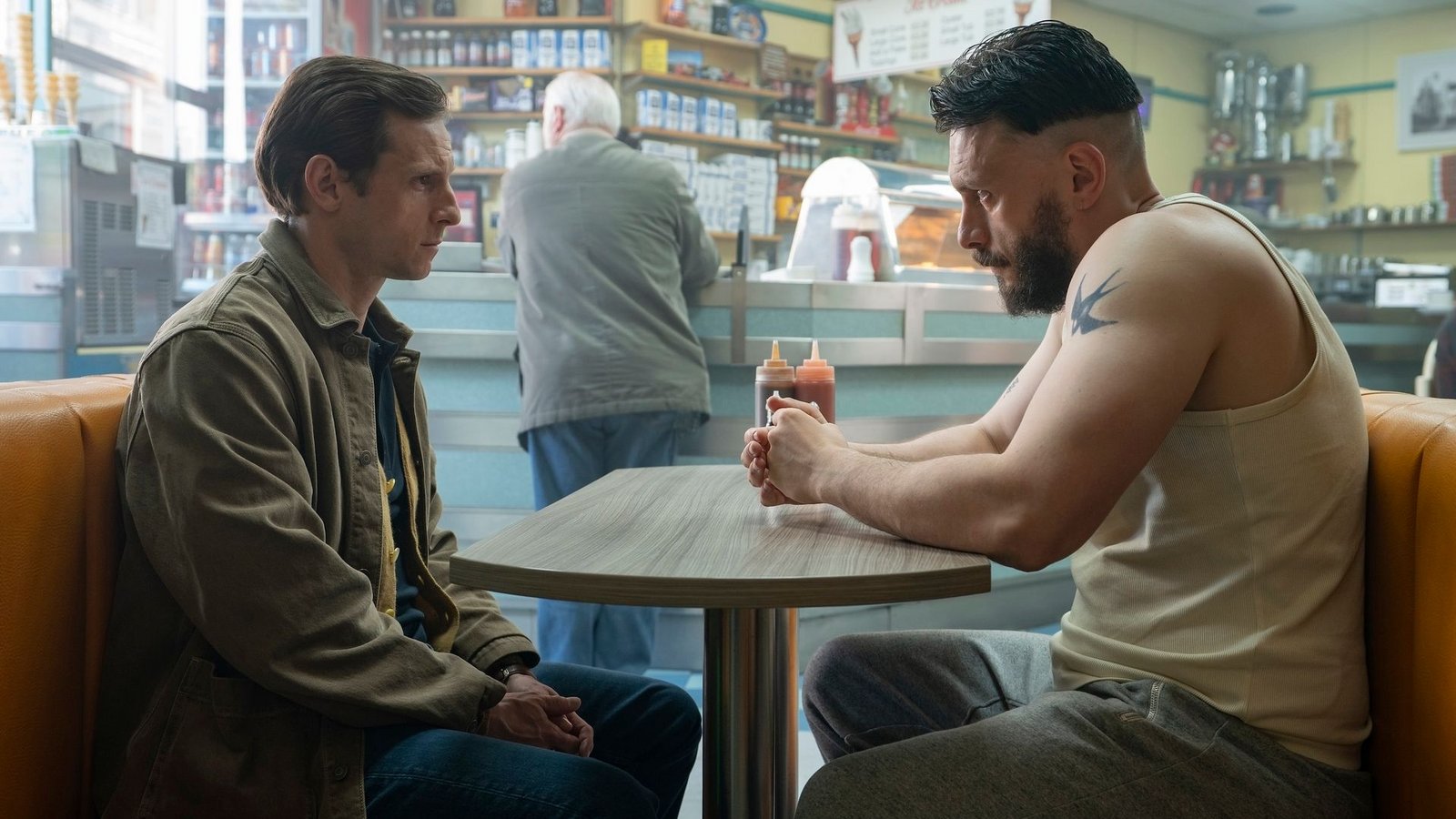 Jamie Bell (links) als Niall und Richard Gadd als Ruben in einer Szene der Miniserie "Half Man", die zwischen dem 25.4. und 29.5. auf HBO Max veröffentlicht worden ist.Foto: Warner/HBO Max /dpa