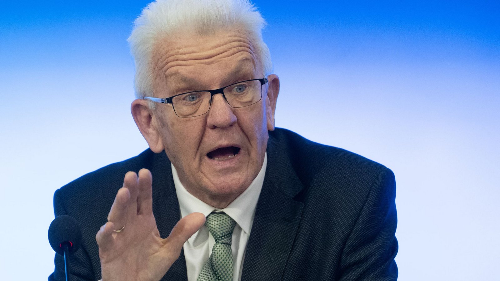 Ministerpräsident Winfried Kretschmann (Grüne) dran selbst überhaupt nicht an den Ort des Geschehens vor.Foto: dpa/ Murat Ministerpräsident Winfried Kretschmann (Grüne) dran selbst überhaupt nicht an den Ort des Geschehens vor.Foto: dpa/ Murat