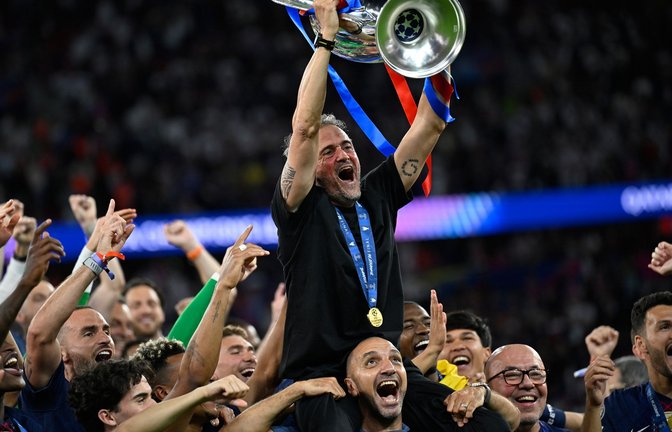 Getragen von seinen Schützlingen: PSG-Coach Luis Enrique.<span class='image-autor'>Foto: Denes Erdos/AP/dpa</span>