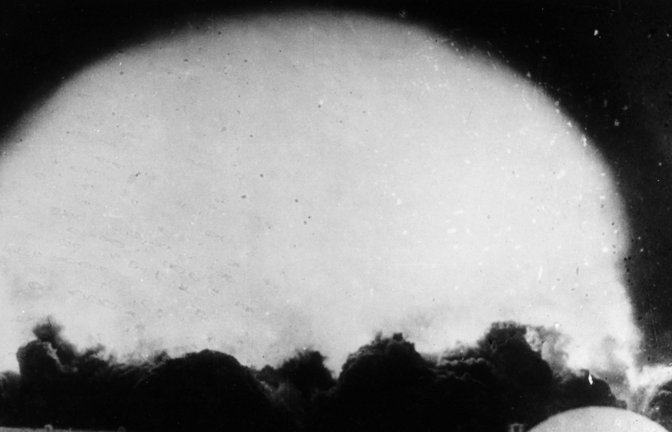 Feuerball nach dem ersten Atombombentest am 16. Juli 1945 in New Mexiko: In den Überresten des Kraters haben Forscher jetzt einen sensationellen Fund gemacht.<span class='image-autor'>Foto: Imago/GRANGER Historical Picture Archive</span>