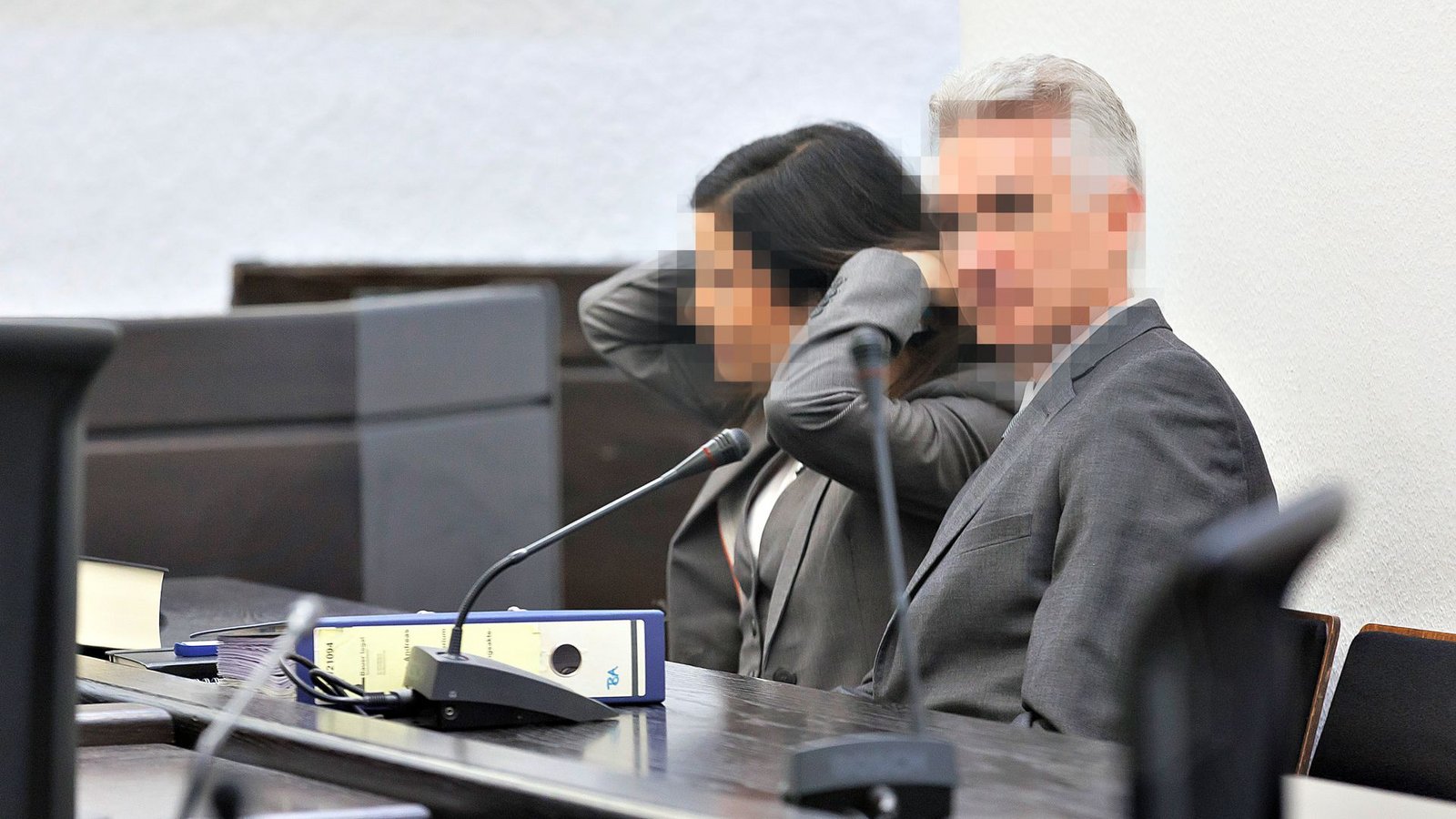 Andreas R. mit seiner Anwältin steht erneut vor Gericht.Foto: Lichtgut