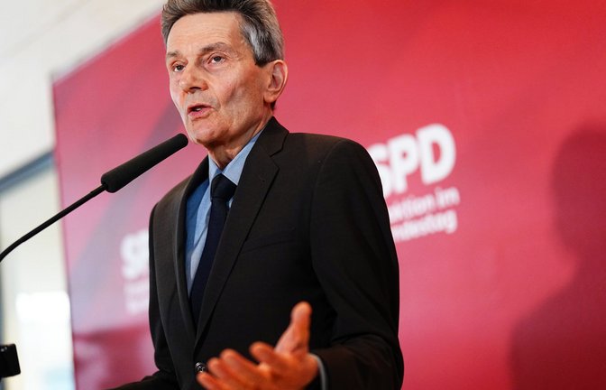 Der scheidende SPD-Fraktionsvorsitzende Mützenich spricht sich gegen Aufrüstung und Krieg aus.<span class='image-autor'>Foto: Kay Nietfeld/dpa/Kay Nietfeld</span>