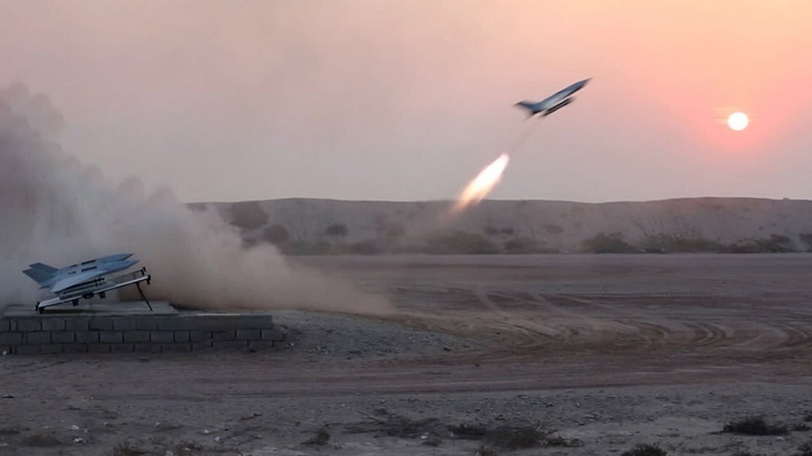 Iran teilt mit, ein US-Flugzeugträger sei angegriffen worden. (Archivbild)Foto: Sepahnews/ZUMA Press Wire/dpa Iran teilt mit, ein US-Flugzeugträger sei angegriffen worden. (Archivbild)Foto: Sepahnews/ZUMA Press Wire/dpa