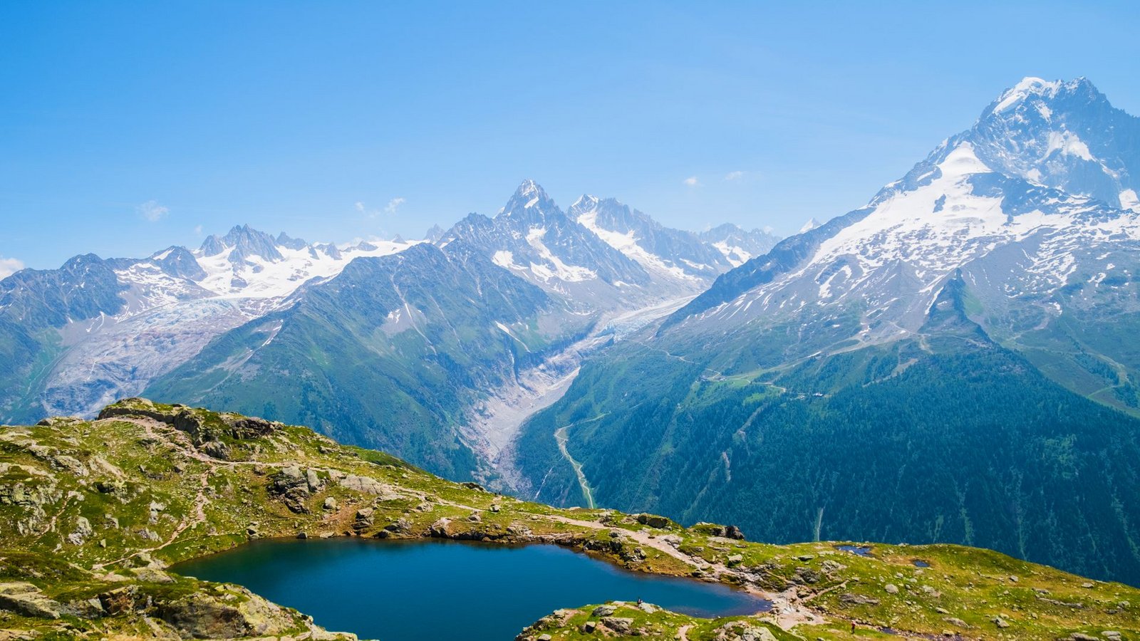 Der Mont Blanc steht mit Platz drei auf dem Siegertreppchen.Foto: Getty Images/iStockphoto/elisalocci Der Mont Blanc steht mit Platz drei auf dem Siegertreppchen.Foto: Getty Images/iStockphoto/elisalocci