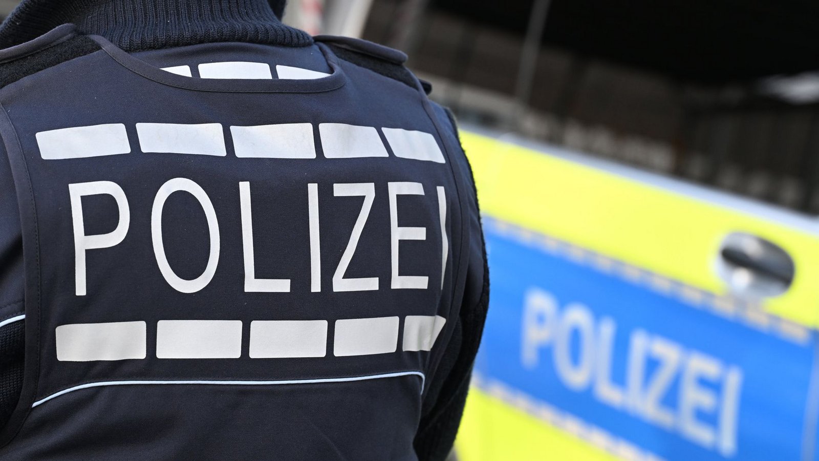 Die Polizei sucht mit einer Täterbeschreibung nach Zeugen in Ellwangen. (Symbolbild)Foto: dpa/Bernd Weißbrod Die Polizei sucht mit einer Täterbeschreibung nach Zeugen in Ellwangen. (Symbolbild)Foto: dpa/Bernd Weißbrod