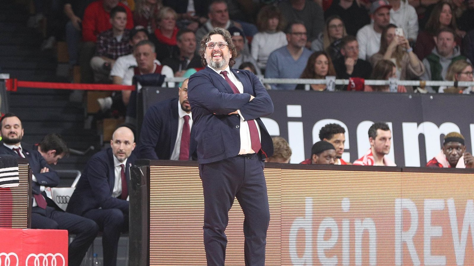 Der FC Bayern von Trainer Andrea Trinchieri unterlagen in Valencia.Foto: Christian Kolbert/Kolbert-Press/dpa
