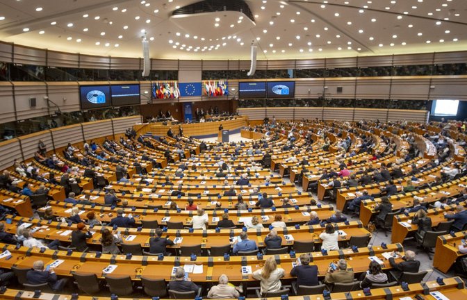 Die Wahlkampfdebatte findet im Plenarsaal des Europaparlaments in Brüssel statt. (Archivbild)<span class='image-autor'>Foto: dpa/Hatim Kaghat</span>