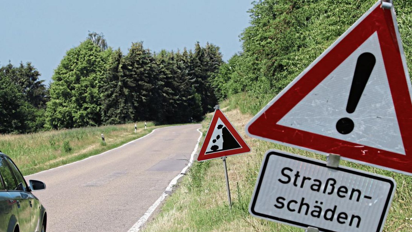 Die marode Holperpiste zwischen Gündelbach und Schützingen steht jetzt wieder auf der Sanierungsliste des Landes. Foto: Bögel Die marode Holperpiste zwischen Gündelbach und Schützingen steht jetzt wieder auf der Sanierungsliste des Landes. Foto: Bögel