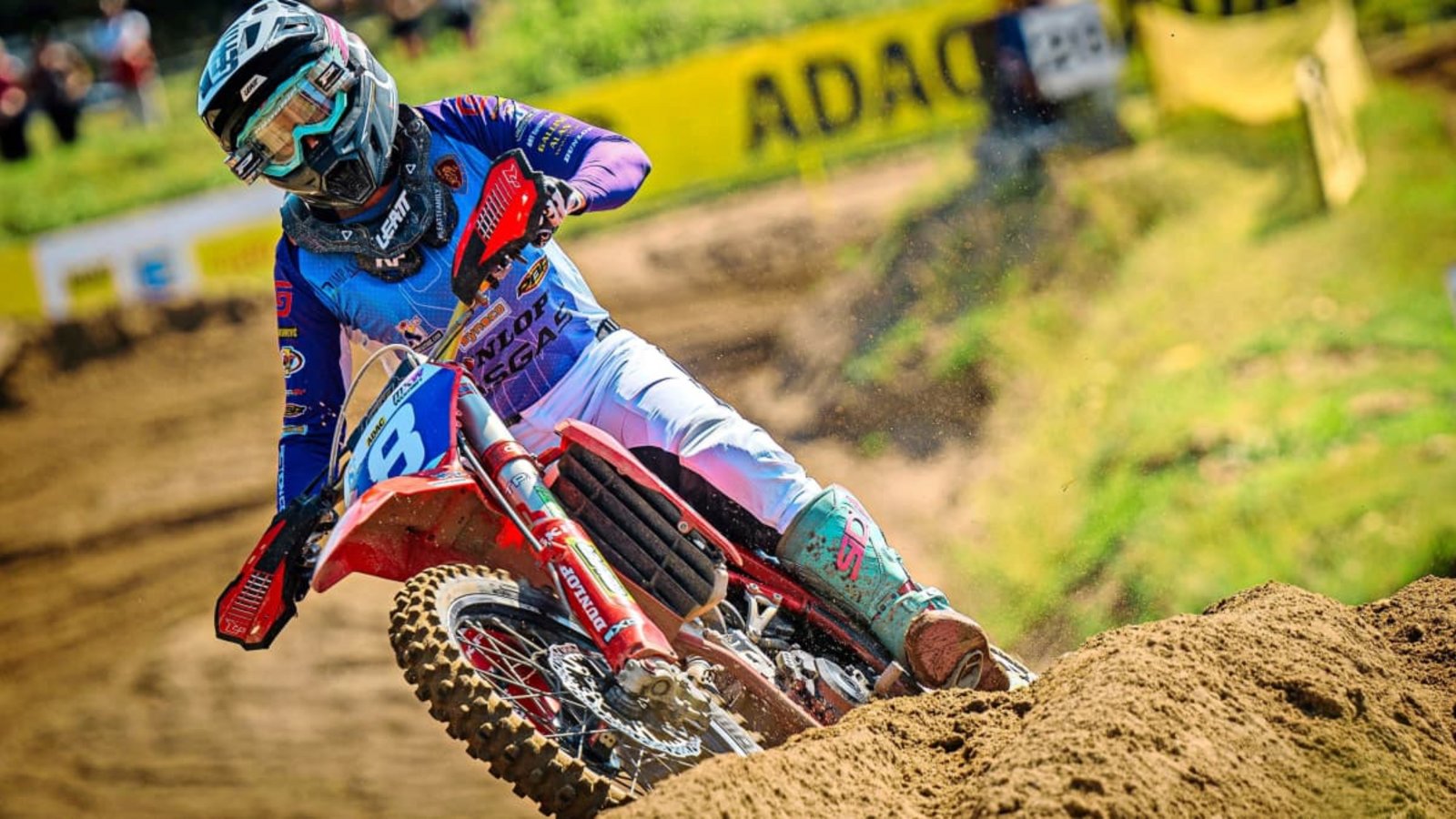 Kiara Fontanesi ist ein Superstar der Motocross-Szene. Am Sonntag zeigt sie ihre Klasse auf der Strecke „In den Horben“.Steve Bauerschmidt Kiara Fontanesi ist ein Superstar der Motocross-Szene. Am Sonntag zeigt sie ihre Klasse auf der Strecke „In den Horben“.Steve Bauerschmidt