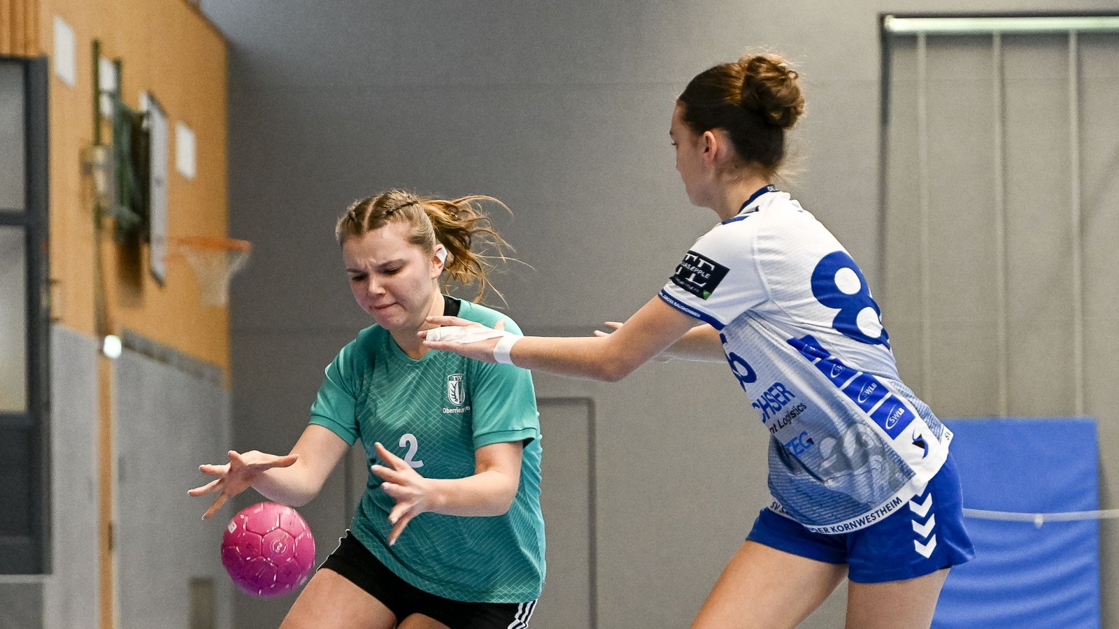 Mit sieben Toren hat Anna Seybold (links) großen Anteil am Oberriexinger Erfolg. Foto: Leitner