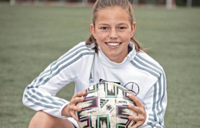 Maya-Sophie Letzel träumt davon, einmal in der National Women’s Soccer League in den USA zu spielen. Um dem Traum näherzukommen, wechselt die Hohenhaslacherin nun aufs Sportinternat in Freiburg und läuft für den SC in der B-Juniorennen-Bundesliga auf. Fot