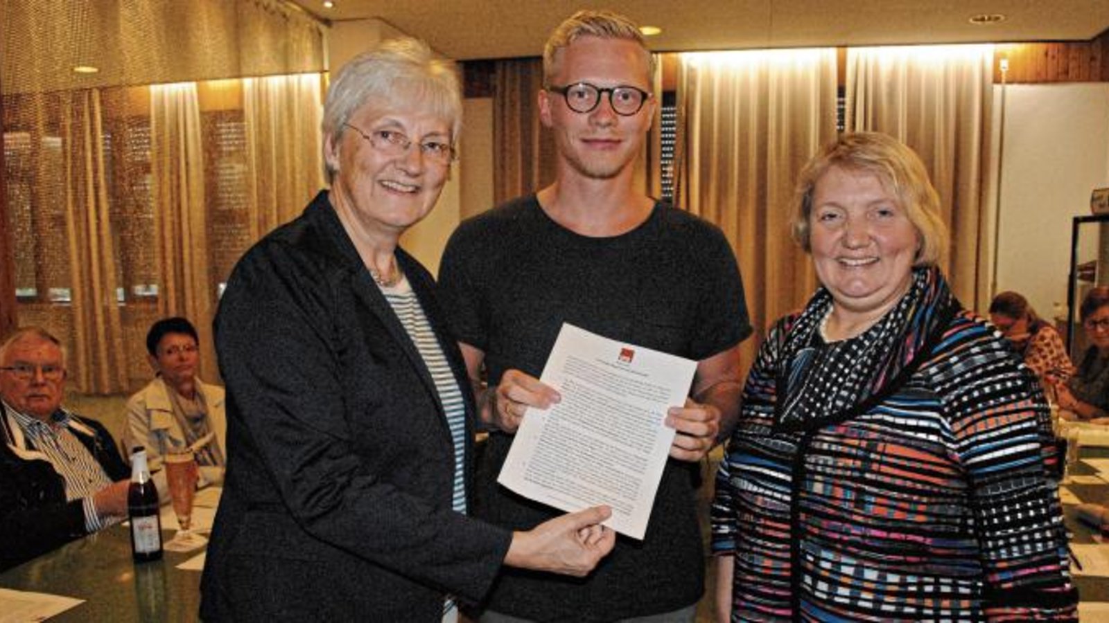 Für eine Reform der Pflegeversicherung: Heike Baehrens, Paul Renner und Katja Mast (von links) bei der Kreisdelegiertenkonferenz in Illingen. Foto: Stahlfeld Für eine Reform der Pflegeversicherung: Heike Baehrens, Paul Renner und Katja Mast (von links) bei der Kreisdelegiertenkonferenz in Illingen. Foto: Stahlfeld