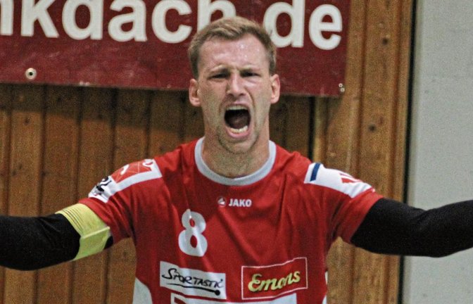 Die Freude muss raus: TVV-Abwehrspieler Daniel Wörsinger lässt seinen Gefühlen nach dem hauchdünnen 5:4-Sieg gegen den TV Schweinfurt-Oberndorf lautstark seinen Lauf. Foto: Nachreiner