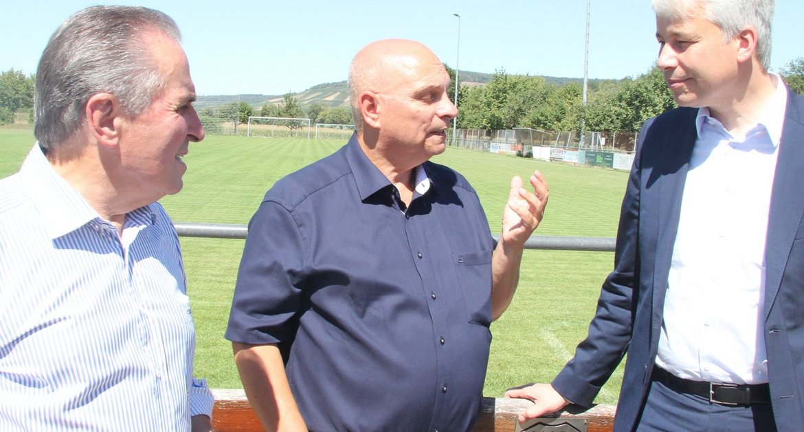 Bundestagsabgeordneter Bundesverkehrsminister Steffen Bilger Ökotour Wahlkreis Ludwigsburg Sersheim Bürgermeister Jürgen Scholz  Claus-Peter Hutter, Ehrenpräsident der Stiftung NatureLife International, 