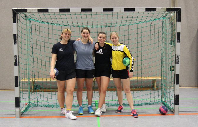 Ein eingespieltes Team (von links): Hannah Schuster, Janina Gagsch, Anna Seybold und Tanita Winkler spielen beim TSV Oberriexingen Handball. <span class='image-autor'>Fotos: Dittrich</span>