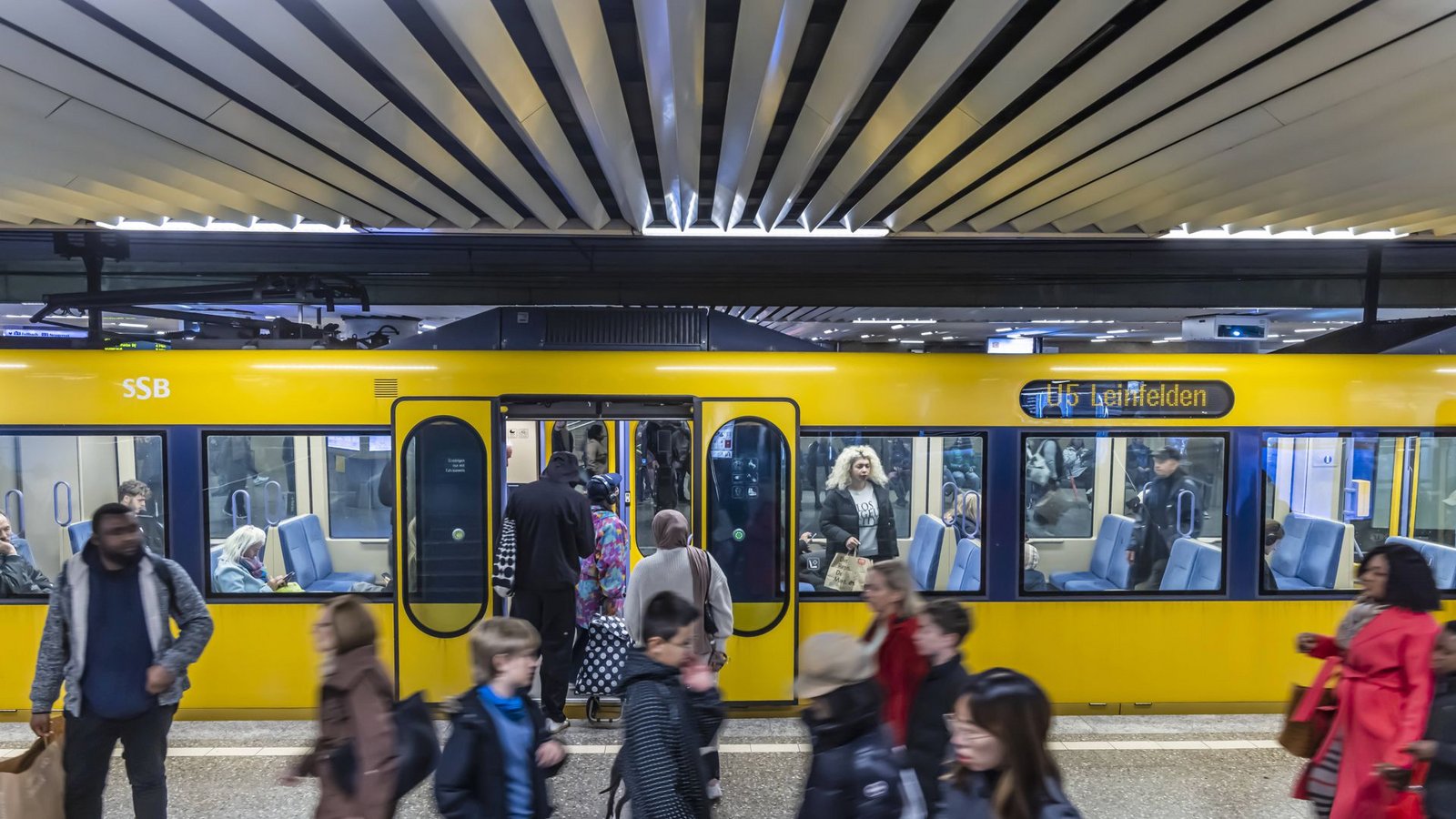 Mit dem Landesmobilitätsgesetz können Städte wie Stuttgart eine Nahverkehrsabgabe erheben.Foto: imago//Arnulf Hettrich Mit dem Landesmobilitätsgesetz können Städte wie Stuttgart eine Nahverkehrsabgabe erheben.Foto: imago//Arnulf Hettrich