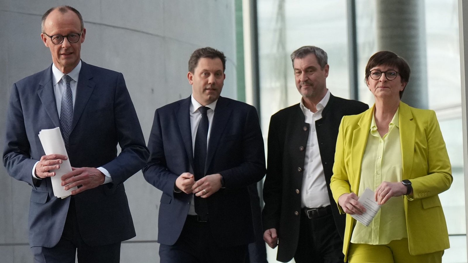Friedrich Merz (CDU), Lars Klingbeil (SPD), Markus Söder, (CSU), und Saskia Esken (SPD) führten zuvor gemeinsam Sondierungsgespräche.Foto: dpa/Michael Kappeler Friedrich Merz (CDU), Lars Klingbeil (SPD), Markus Söder, (CSU), und Saskia Esken (SPD) führten zuvor gemeinsam Sondierungsgespräche.Foto: dpa/Michael Kappeler