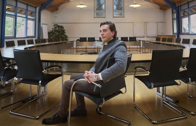 Im Mulfinger Rathaus arbeiten 22 Menschen, die gesamte Gemeinde hat mehr als 140 Mitarbeiter.  Sören Döffinger ist ihr oberster Vorgesetzter.<span class='image-autor'>Foto: Gottfried Stoppel</span>