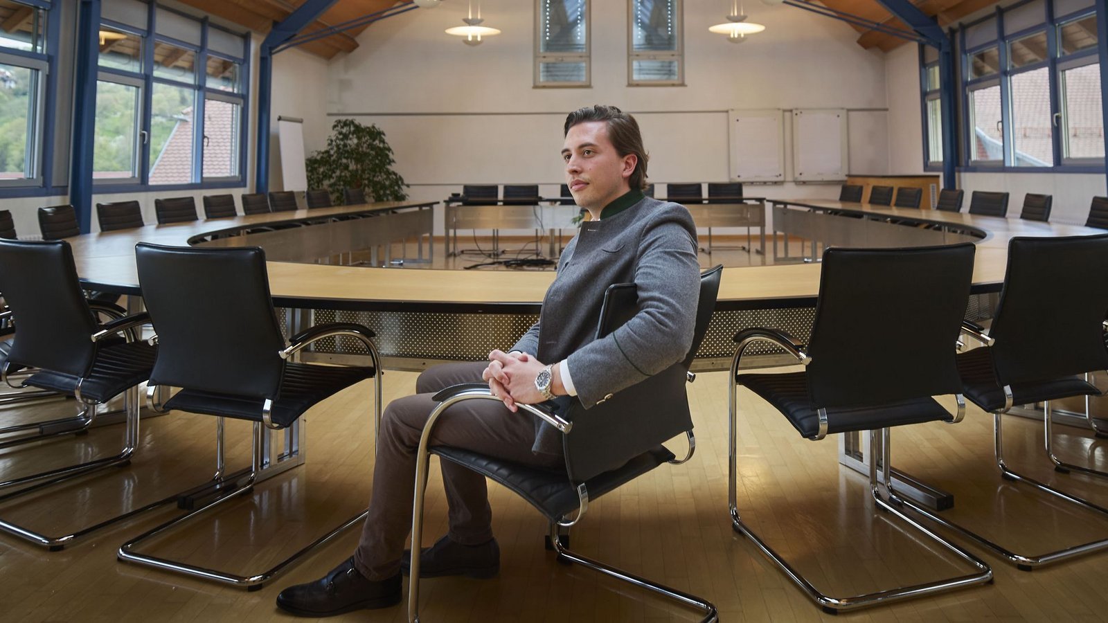 Im Mulfinger Rathaus arbeiten 22 Menschen, die gesamte Gemeinde hat mehr als 140 Mitarbeiter. Sören Döffinger ist ihr oberster Vorgesetzter.Foto: Gottfried Stoppel Im Mulfinger Rathaus arbeiten 22 Menschen, die gesamte Gemeinde hat mehr als 140 Mitarbeiter. Sören Döffinger ist ihr oberster Vorgesetzter.Foto: Gottfried Stoppel