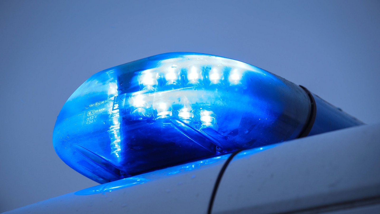 Die Polizei musste am Sonntag in Kehl ausrücken, um bei einer Auseinandersetzung zweier Anwohner dazwischenzugehen (Symbolbild).Foto: imago/Maximilian Koch Die Polizei musste am Sonntag in Kehl ausrücken, um bei einer Auseinandersetzung zweier Anwohner dazwischenzugehen (Symbolbild).Foto: imago/Maximilian Koch