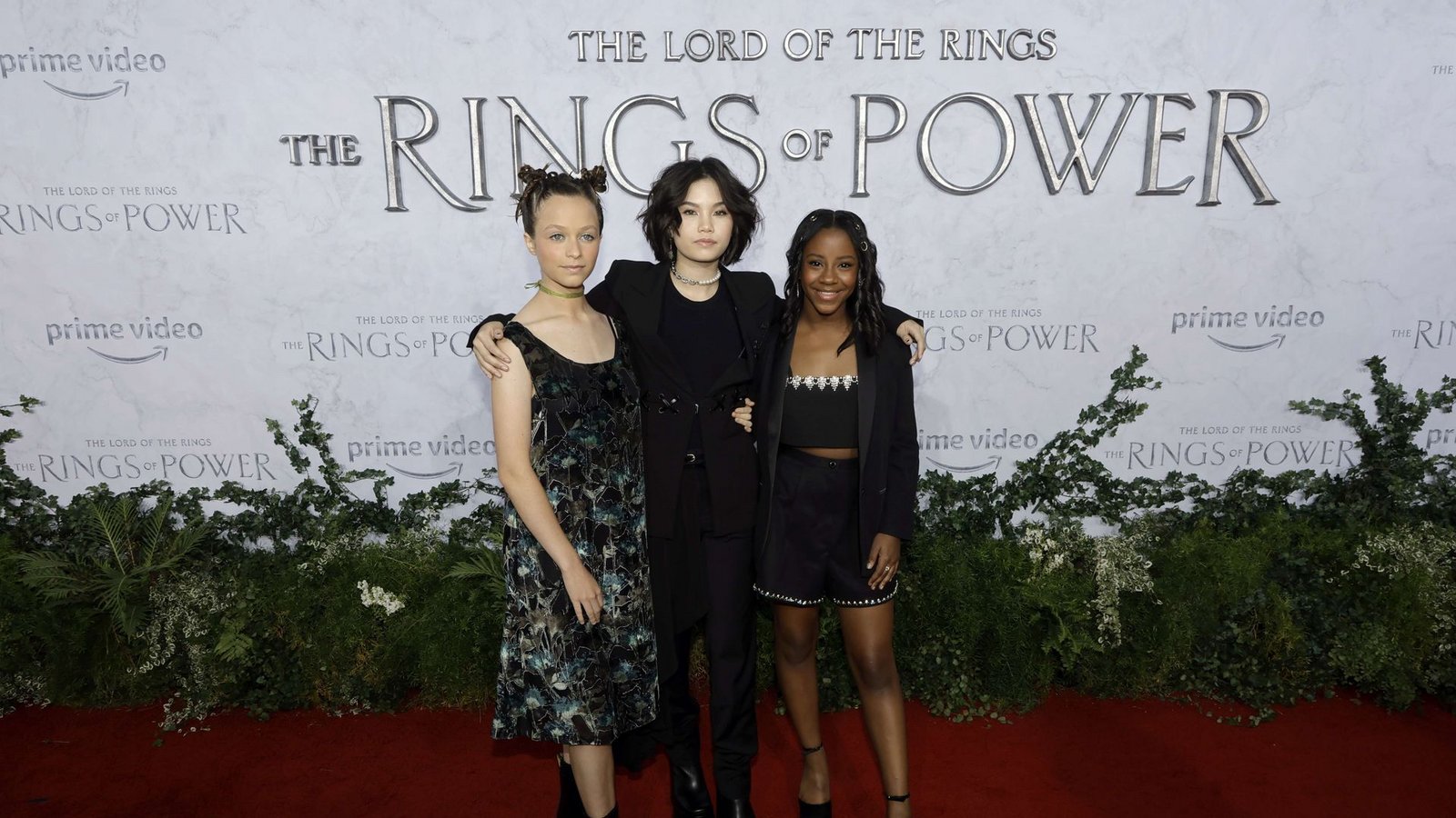 Schauspielerinnen Sofia Rosinsky, Riley Lai Nelet und Camryn Jones (von links)Foto: AFP/KEVIN WINTER Schauspielerinnen Sofia Rosinsky, Riley Lai Nelet und Camryn Jones (von links)Foto: AFP/KEVIN WINTER