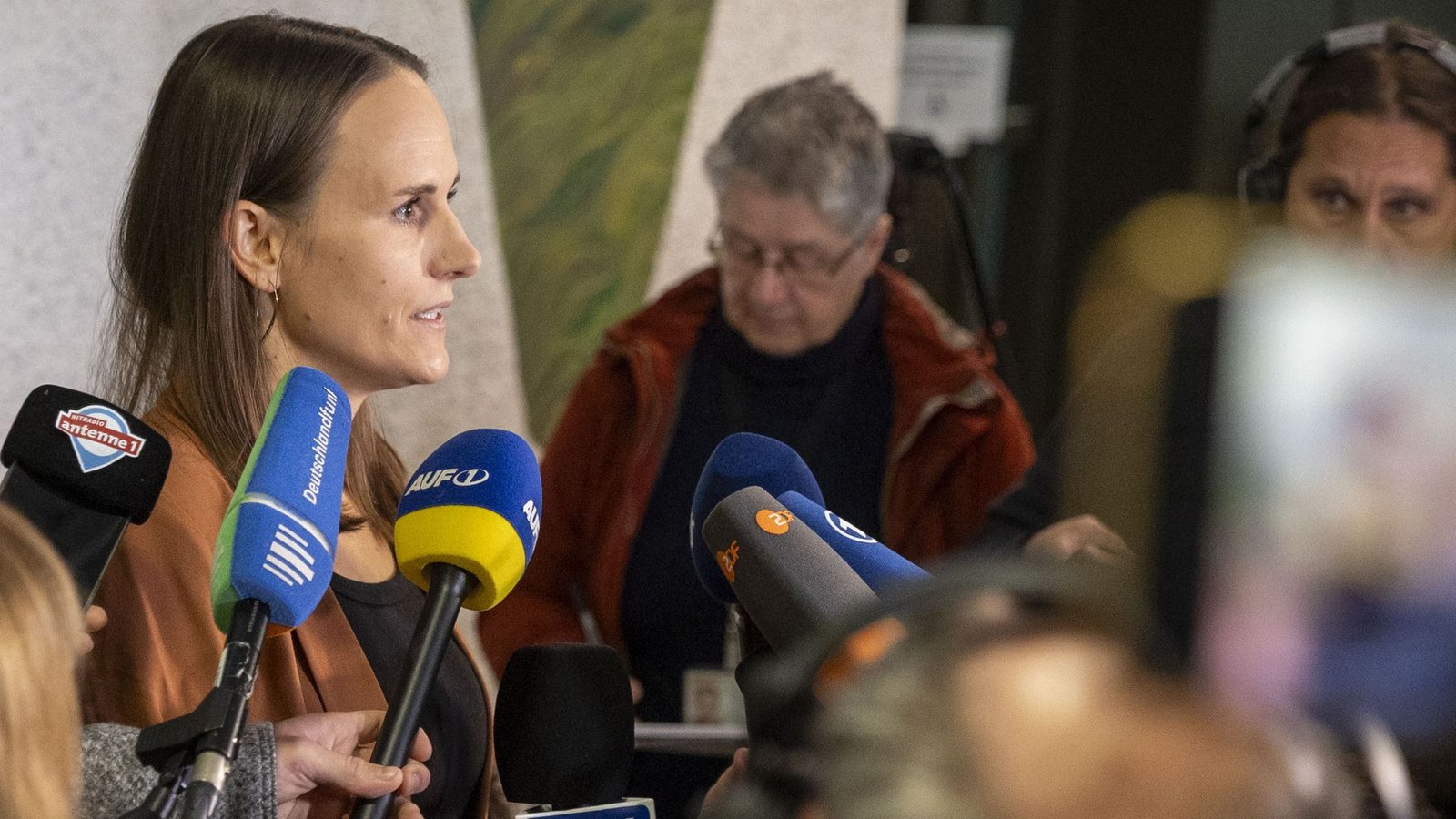 Auch Berufsalltag: Staatsanwältin Stefani Ruben stellt sich zum Auftakt eines Gerichtsverfahrens den Fragen von Journalisten.Foto: Lichtgut/Julian Rettig Auch Berufsalltag: Staatsanwältin Stefani Ruben stellt sich zum Auftakt eines Gerichtsverfahrens den Fragen von Journalisten.Foto: Lichtgut/Julian Rettig