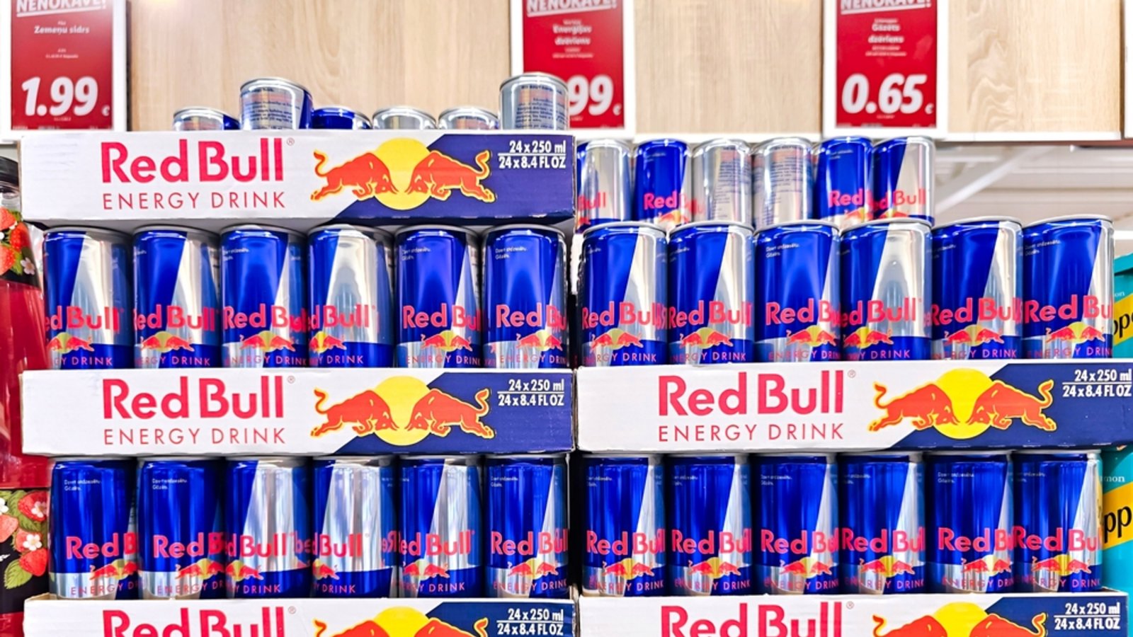 Bald gibt es Red Bull auch in pink.Foto: Tanya Keisha / shutterstock.com