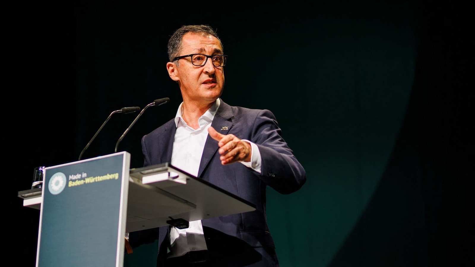 Nach seiner Rede auf dem Grünen-Parteitag in Offenburg gab es Standing Ovations im Publikum.Philipp von Ditfurth/dpa