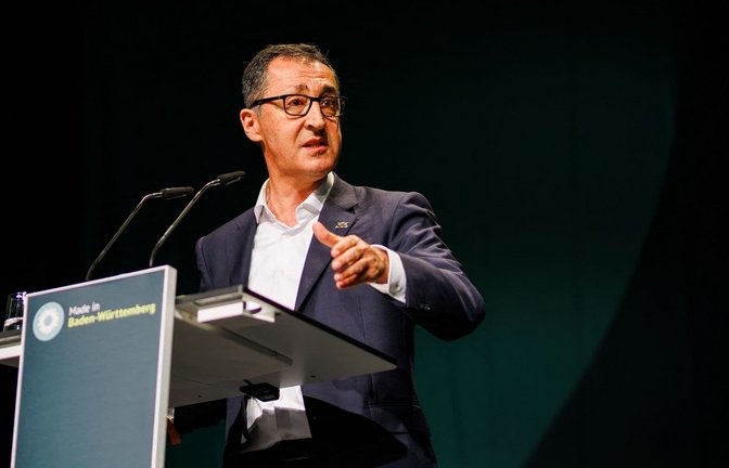 Nach seiner Rede auf dem Grünen-Parteitag in Offenburg gab es Standing Ovations im Publikum.<span class='image-autor'>Philipp von Ditfurth/dpa</span>