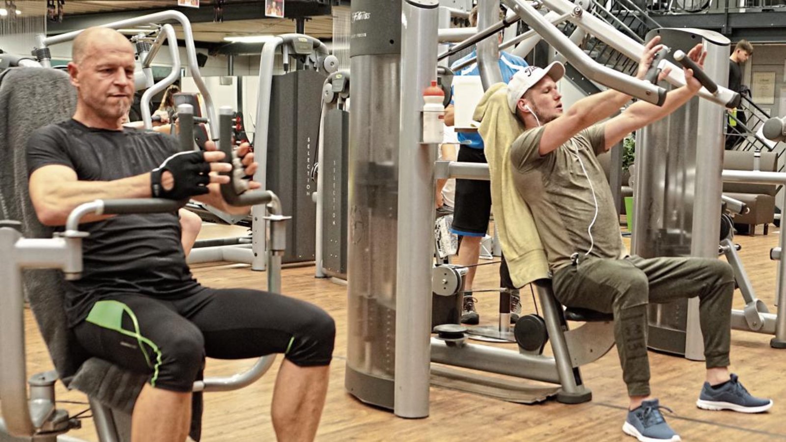 Sowohl Frank Bieber (von links) als auch Marco Kentric sind froh, dass sie wieder regelmäßig etwas für ihre Gesundheit in ihrem Fitnessstudio machen können. Foto: Nachreiner Sowohl Frank Bieber (von links) als auch Marco Kentric sind froh, dass sie wieder regelmäßig etwas für ihre Gesundheit in ihrem Fitnessstudio machen können. Foto: Nachreiner