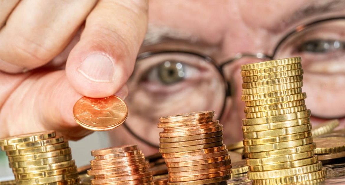 Wer sich im Alter etwas leisten möchte, sollte vorsorgen. Nach Angaben der Deutschen Rentenversicherung lag die durchschnittliche Rentenbezugsdauer im Jahr 2023 bei Männern bei rund 18,8 Jahren, bei <a href="https://www.stern.de/kultur/musik/themen/frauen-8715350.html">Frauen</a> waren es 22,1 Jahre.