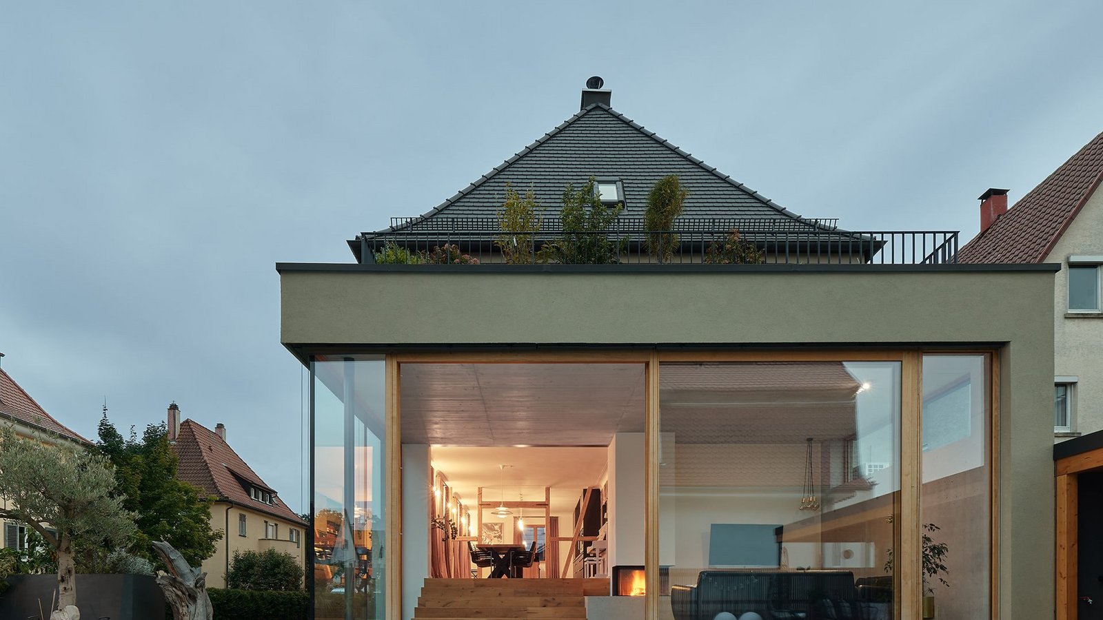 Der Anbau an dem von Architekt Thilo Holzer umgestalteten Wohnhaus in Kirchheim unter Teck führt direkt in den Garten. Vorher-Nachher-Bilder finden sich in der Bildergalerie.Foto: Zooey Braun/holzerarchitekten.de Der Anbau an dem von Architekt Thilo Holzer umgestalteten Wohnhaus in Kirchheim unter Teck führt direkt in den Garten. Vorher-Nachher-Bilder finden sich in der Bildergalerie.Foto: Zooey Braun/holzerarchitekten.de