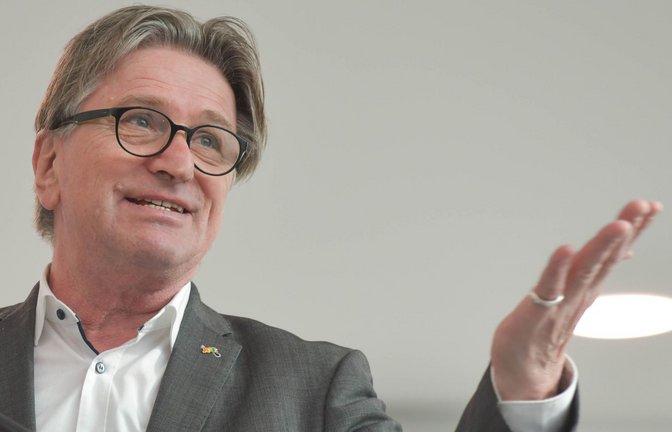 Sozialminister Manfred Lucha (Grüne) bedauert die Mängel, sieht aber keinen Anlass, vom geplanten Weg zur Pflegekammer abzuweichen.<span class='image-autor'>Foto: LICHTGUT/Max Kovalenko</span>