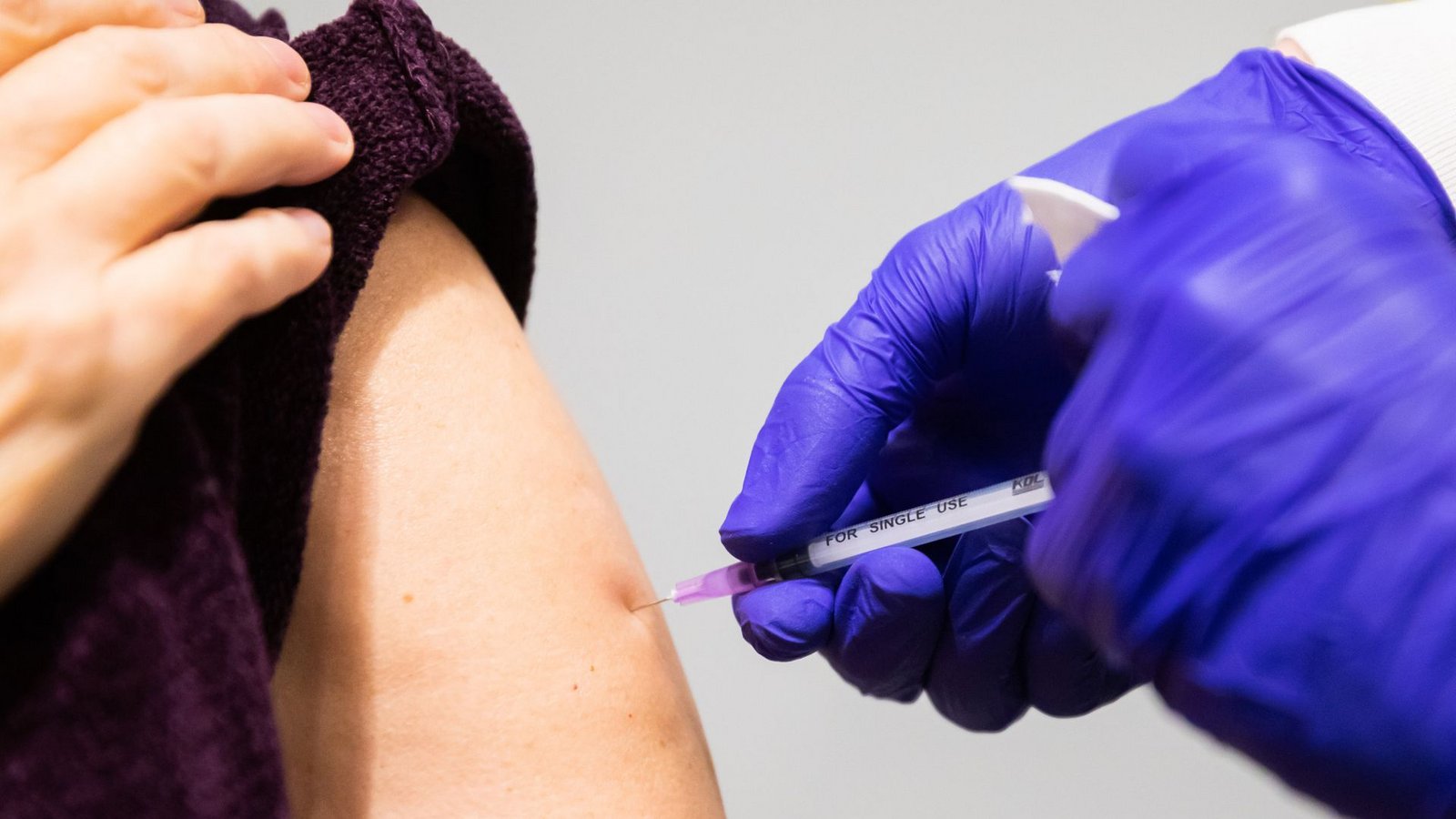Corona-Impfungen sind immer noch das beste Mittel, die Pandemie einzudämmen. (Symbolfoto)Foto: dpa/Christoph Soeder