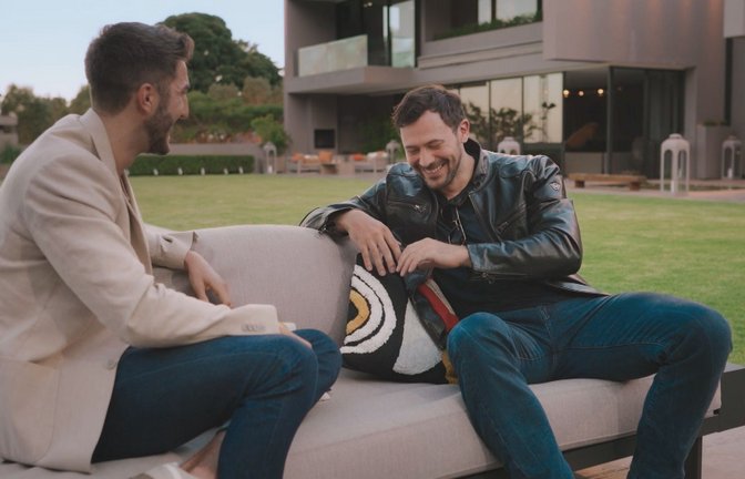 Die neuen Bachelors Dennis Gries  (l.) und Sebastian Klaus<span class='image-autor'>Foto: RTL/Folge 01</span>