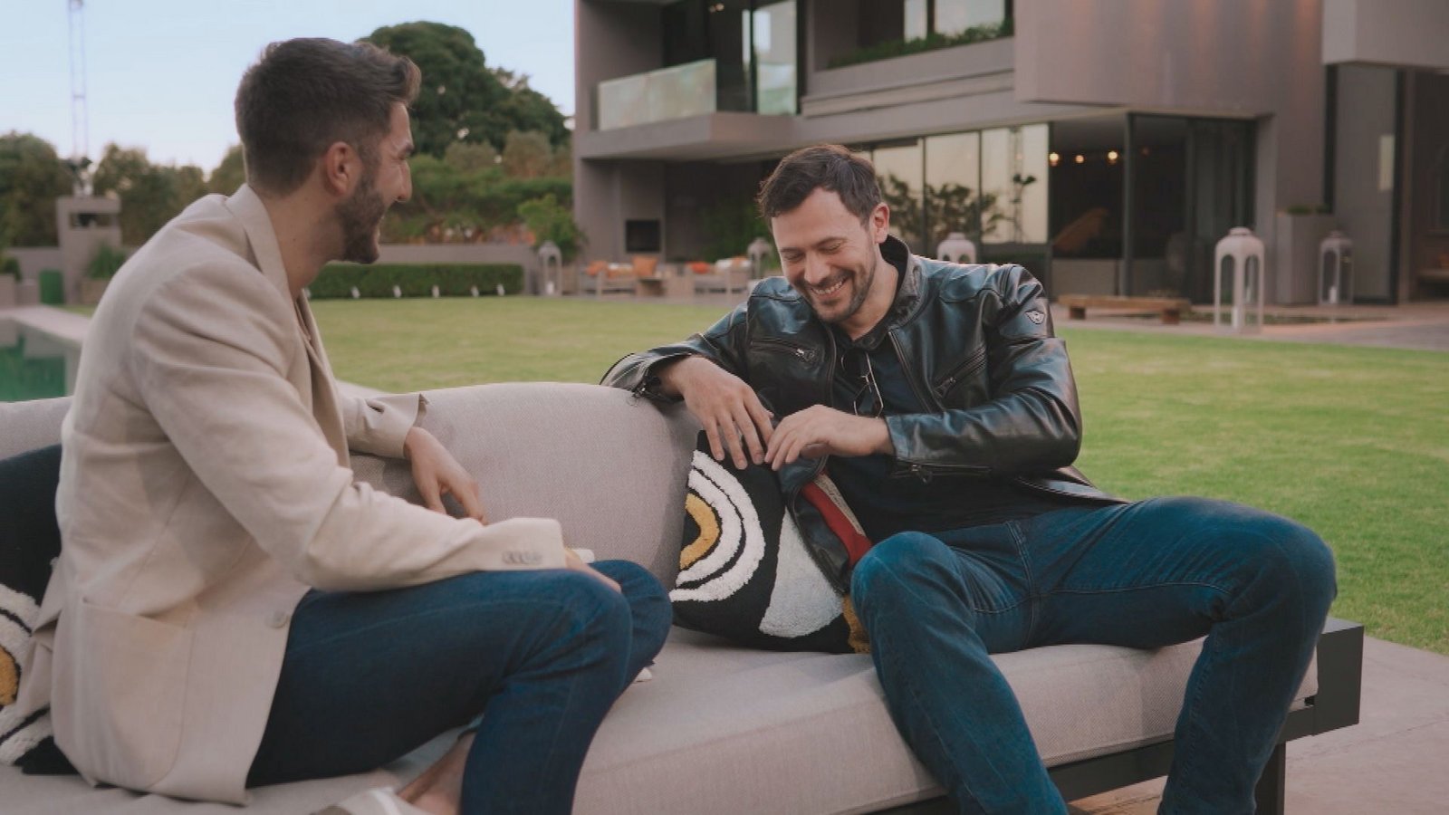 Die neuen Bachelors Dennis Gries  (l.) und Sebastian KlausFoto: RTL/Folge 01