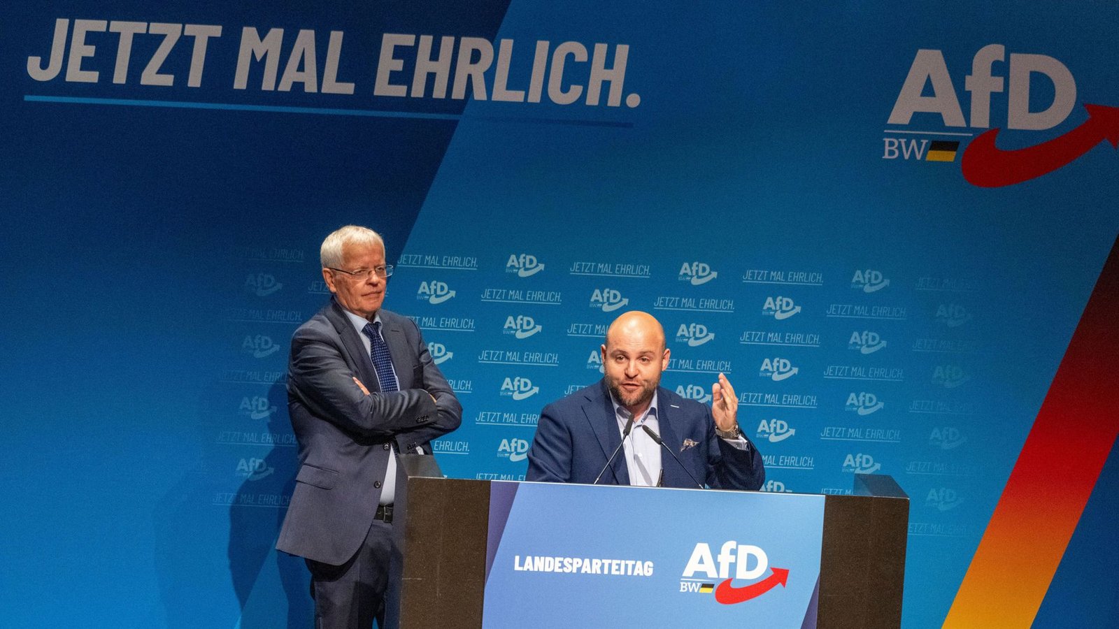 Emil Sänze (links) und Markus Frohnmaier (rechst) wurden als Führungsduo bestätigt.Foto: Stefan Puchner/dpa Emil Sänze (links) und Markus Frohnmaier (rechst) wurden als Führungsduo bestätigt.Foto: Stefan Puchner/dpa