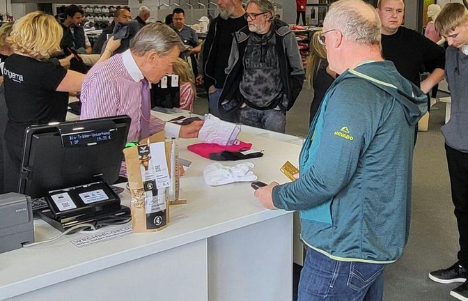 Wolfgang Grupp zeigte sich am Sonntag in Burladingen wieder in der Öffentlichkeit.<span class='image-autor'>Foto: Dennis Breisinger</span>