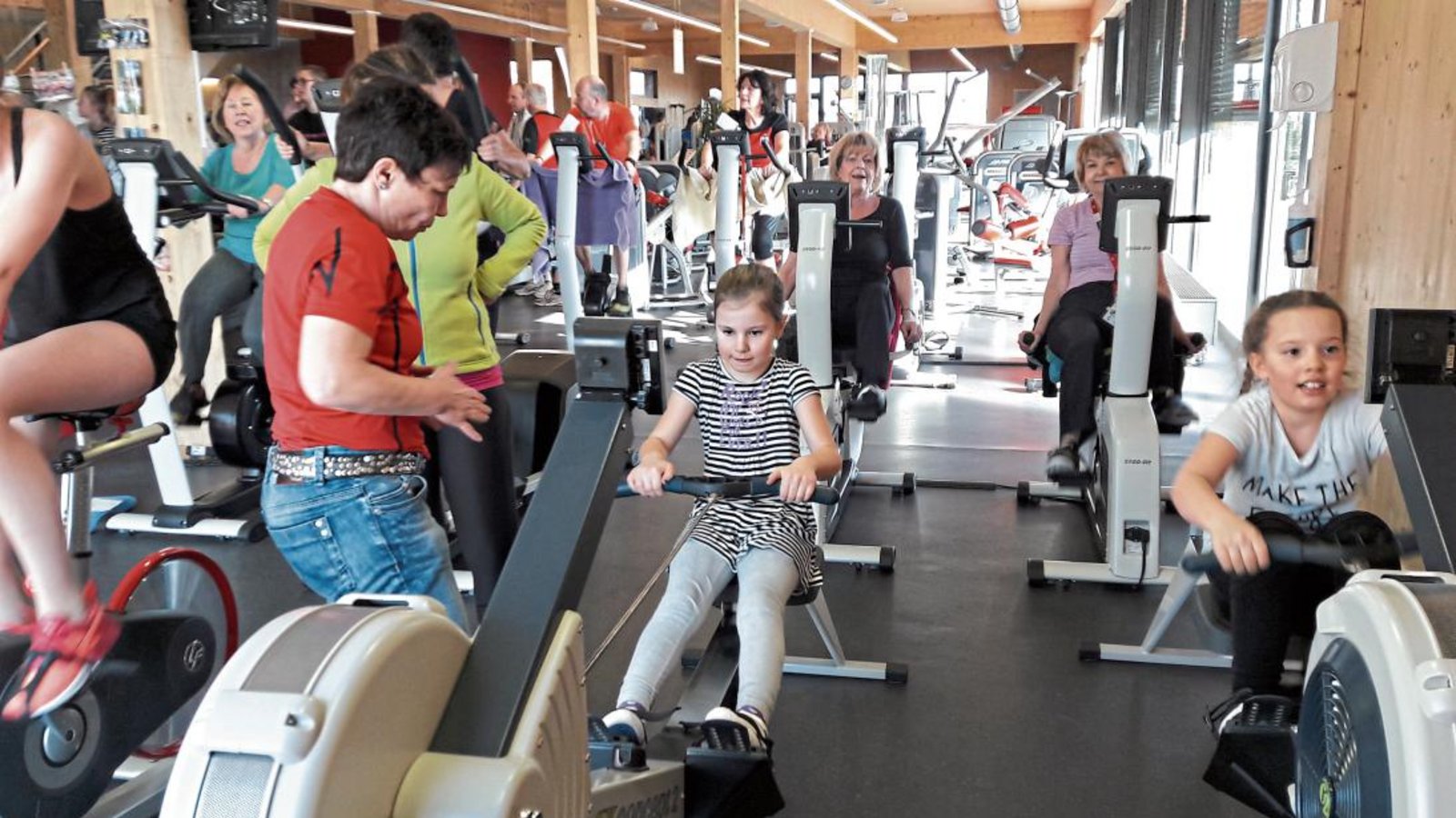 Im Sportpark des TV-Großsachsenheim sind Teilnehmer des Spendenmarathons am Schwitzen. Foto: p Im Sportpark des TV-Großsachsenheim sind Teilnehmer des Spendenmarathons am Schwitzen. Foto: p