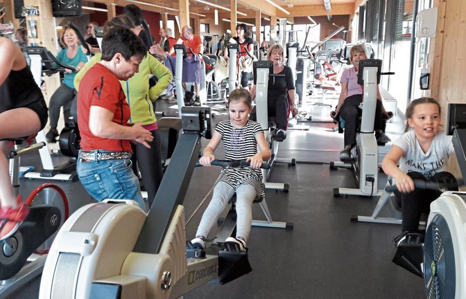 Im Sportpark des TV-Großsachsenheim sind Teilnehmer des Spendenmarathons am Schwitzen.  Foto: p