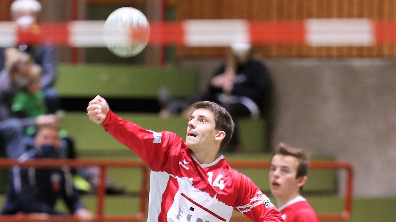 Mit Jakob Kilpper (beim Zuspiel) will der TV Vaihingen an diesem Wochenende gegen die beiden Schwarzwald-Teams TSV Calw und TV Unterhaugstett bestehen. Foto: Küppers Mit Jakob Kilpper (beim Zuspiel) will der TV Vaihingen an diesem Wochenende gegen die beiden Schwarzwald-Teams TSV Calw und TV Unterhaugstett bestehen. Foto: Küppers