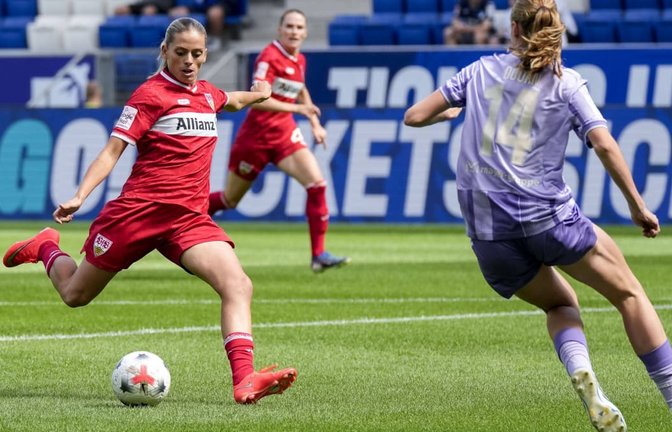 Starke Premiere in der Bundesliga: Dafina Redzepi beim 2:1-Erfolg der VfB-Frauen gegen die TSG Hoffenheim.<span class='image-autor'>IMAGO/foto2press</span>