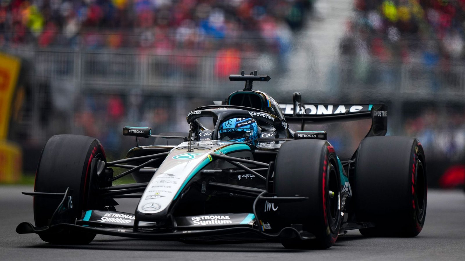 Kein Glück für Russell: Der Motor machte nicht mit.Foto: Bradley Collyer/PA Wire/dpa Kein Glück für Russell: Der Motor machte nicht mit.Foto: Bradley Collyer/PA Wire/dpa