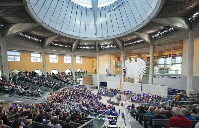 Viele der im Bundestag vertretenen Parteien freuen sich über neue Mitglieder.<span class='image-autor'>Foto: dpa/Michael Kappeler</span>
