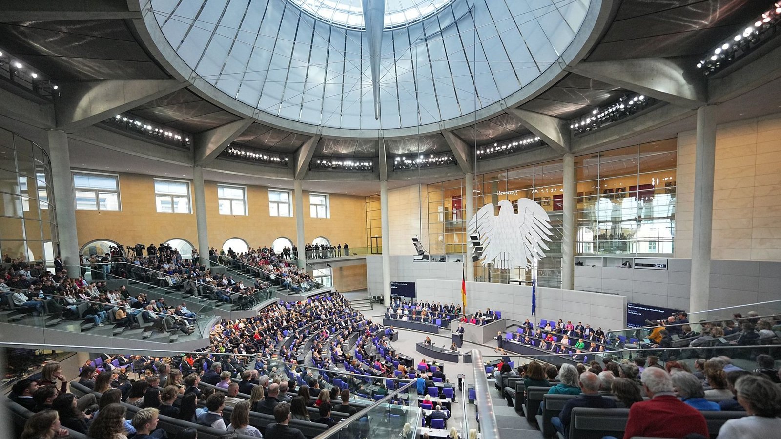 Viele der im Bundestag vertretenen Parteien freuen sich über neue Mitglieder.Foto: dpa/Michael Kappeler Viele der im Bundestag vertretenen Parteien freuen sich über neue Mitglieder.Foto: dpa/Michael Kappeler